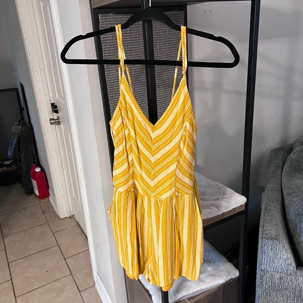 Yellow jumper